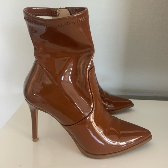 Steve Madden Elwyn Ankle Bootie - Picture 16 of 17